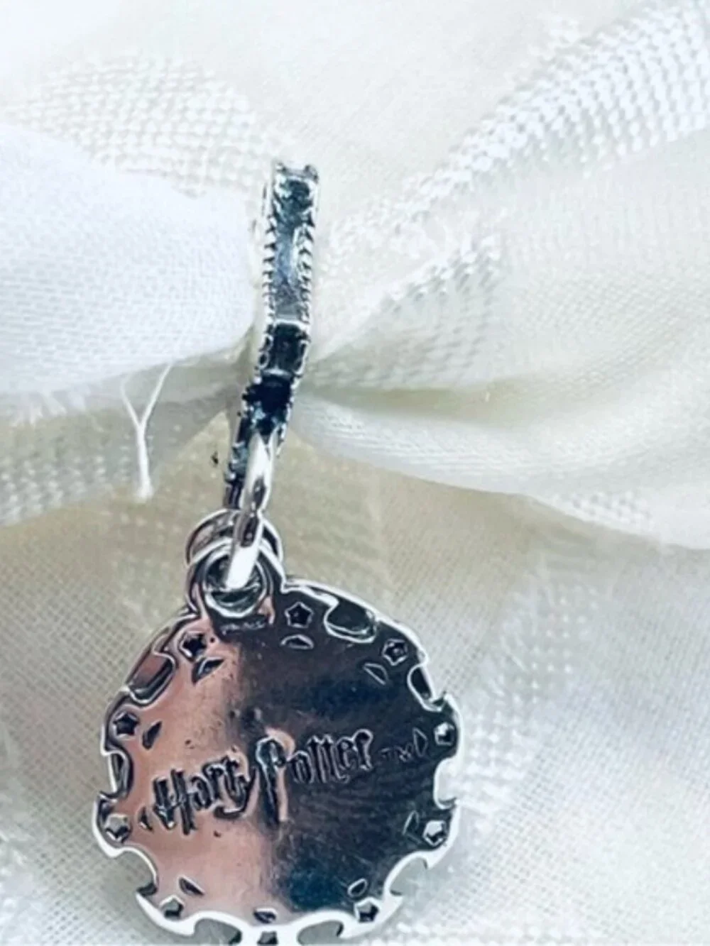 🦡✨ NWOT Hufflepuff Charm – Harry Potter Magic ⚡💛